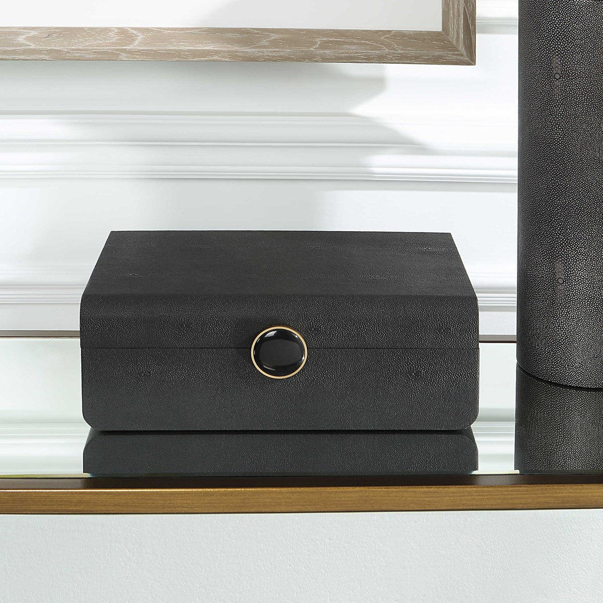 Venusio Shagreen Matte Black Box