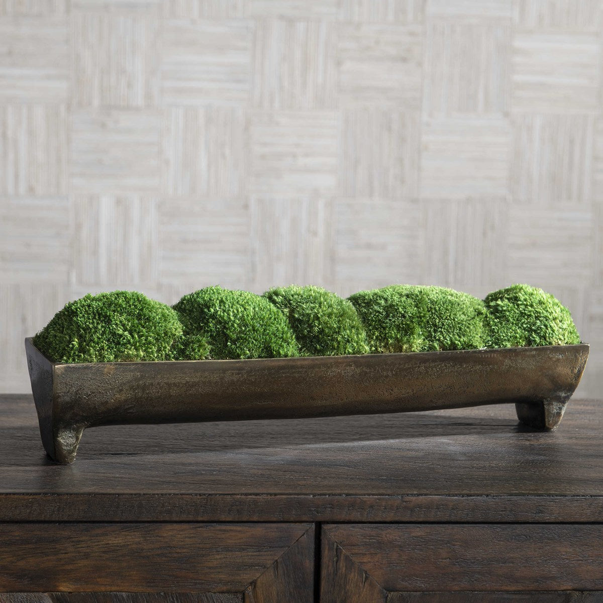 Giarre Moss Centerpiece